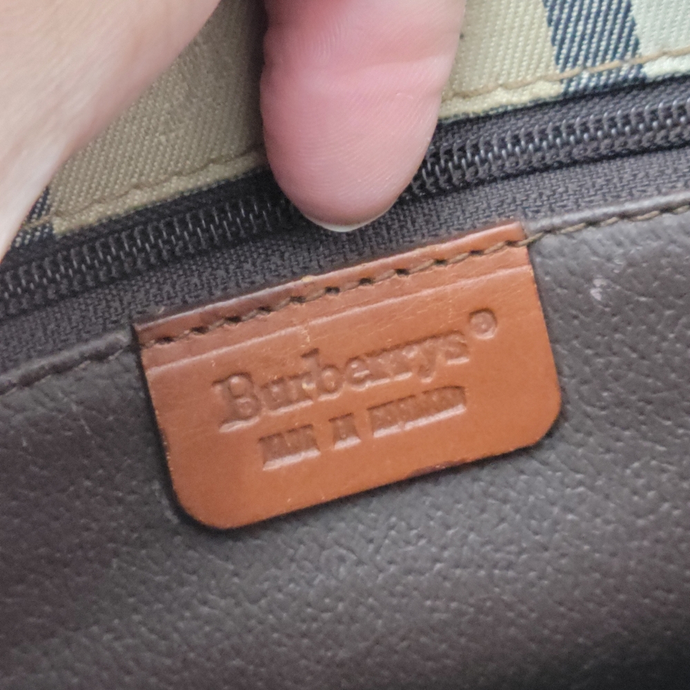 100% Authentic vintage Burberrys nova check crossbody bag - Picture 6 of 16